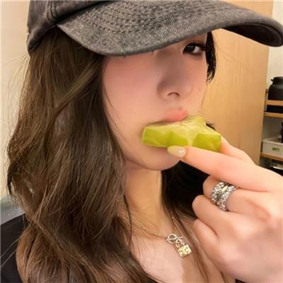 群莺乱飞